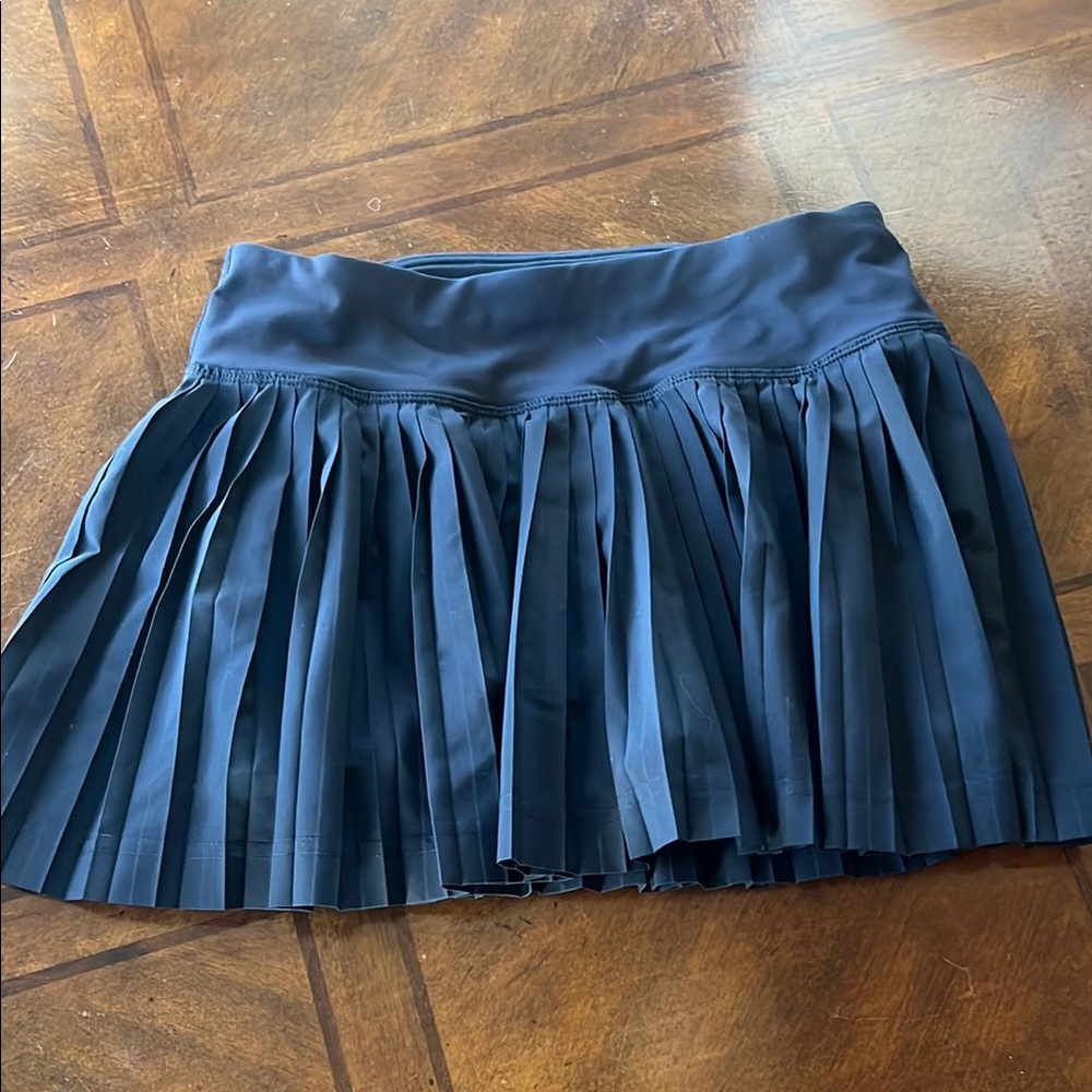 Black Lululemon skirt!